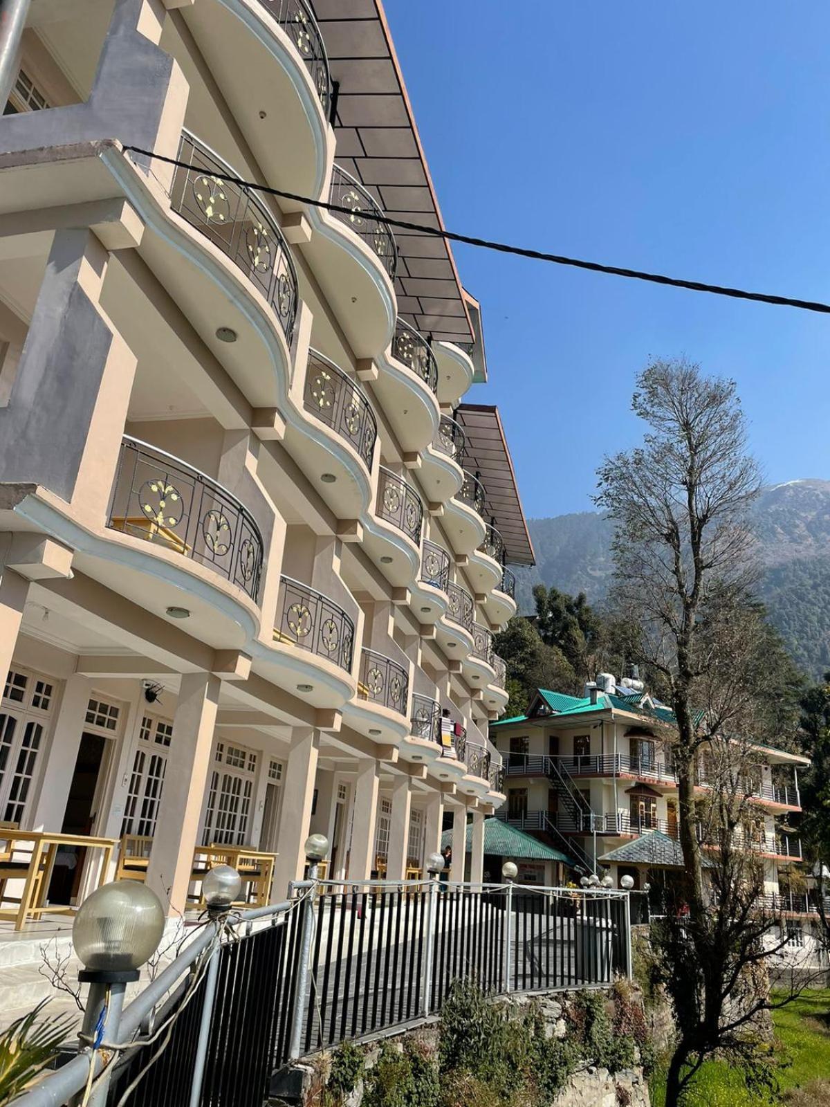 Sky Pie Hotel Dharamshala Bagian luar foto