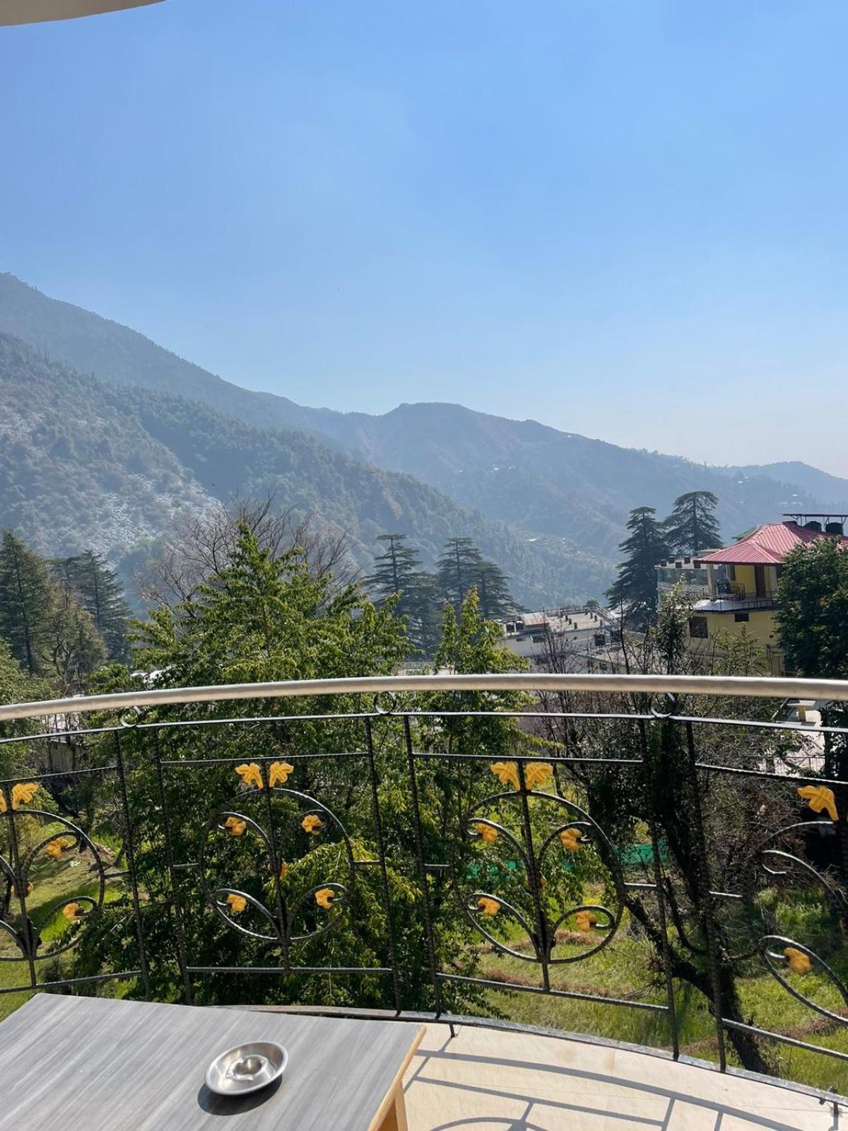 Sky Pie Hotel Dharamshala Bagian luar foto