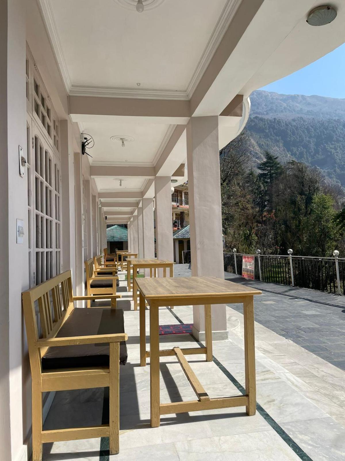 Sky Pie Hotel Dharamshala Bagian luar foto