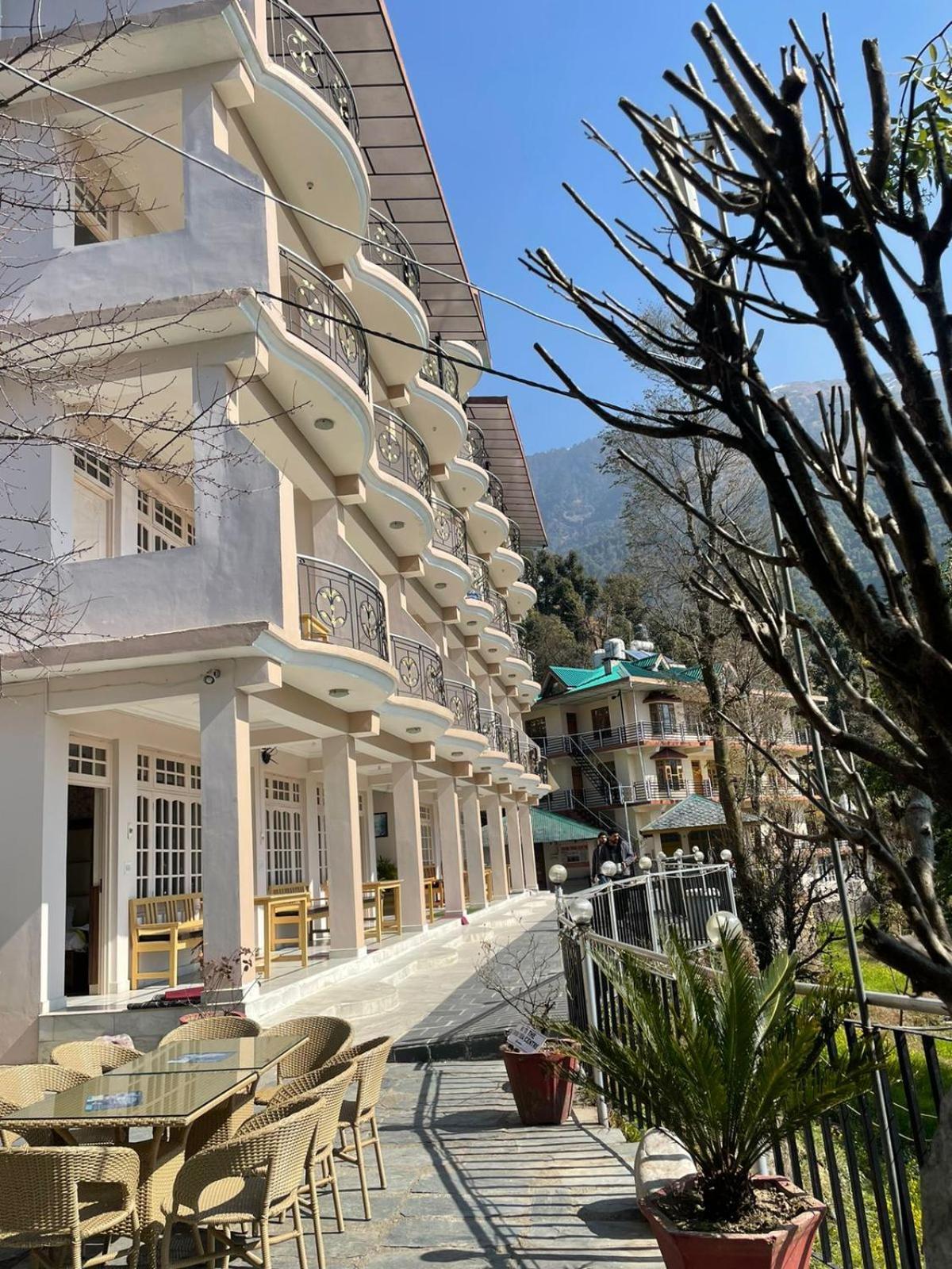 Sky Pie Hotel Dharamshala Bagian luar foto