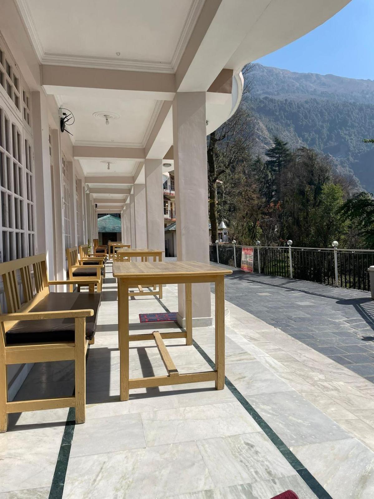 Sky Pie Hotel Dharamshala Bagian luar foto